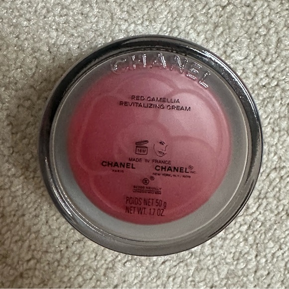 Chanel Red Camellia Revitalizing Cream - Picture 6 of 6